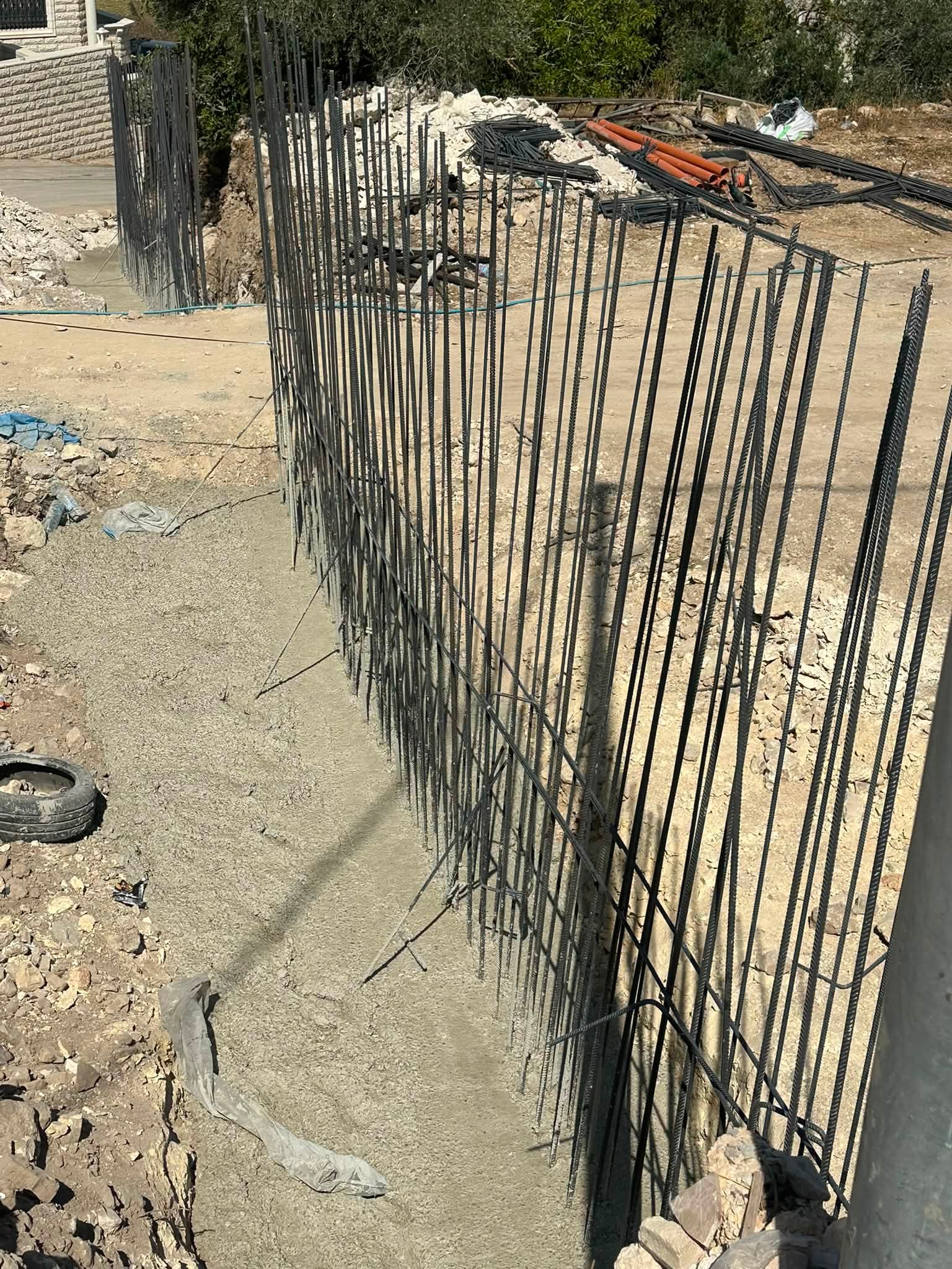 تواصل بلدية الجيب تنفيذ أعمالها لتطوير البنية التحتية وتحسين المظهر العام للبلدة…